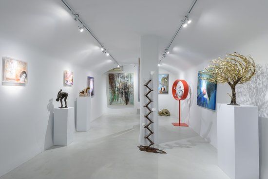 Oia Treasures Art Gallery